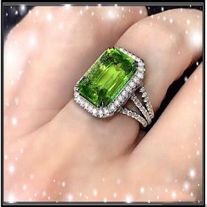 New 925 Statement Emerald cut pave simulated peridot green ring